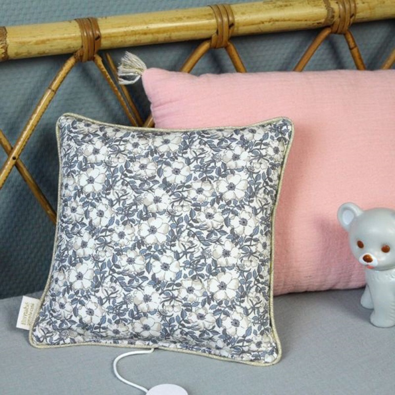 Barnabe aime le caf Musical Cushion Tessa (Hay Jude)