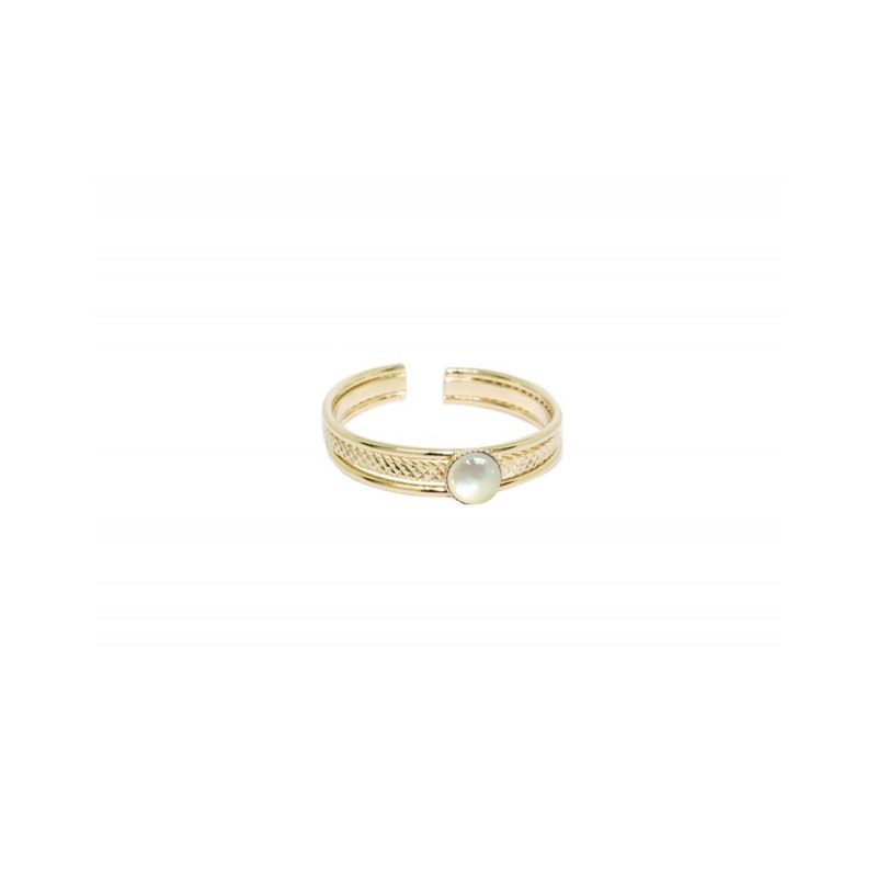 Nilai Embossed Nacre Ring