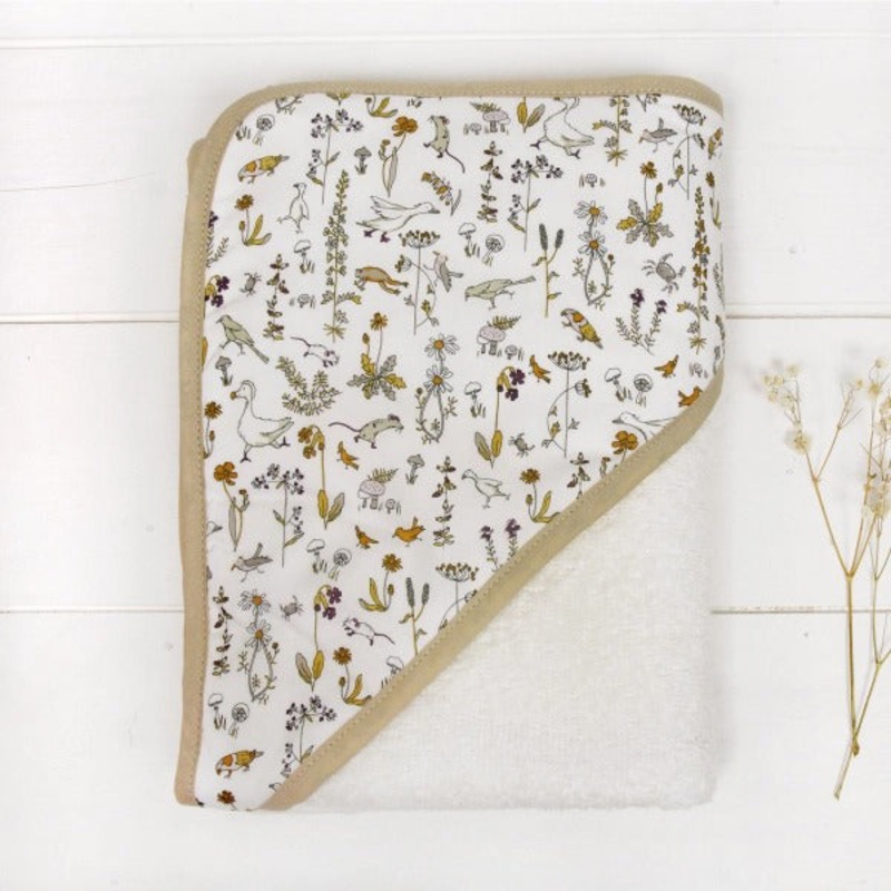 Barnabe aime le caf Bath Towel Camille