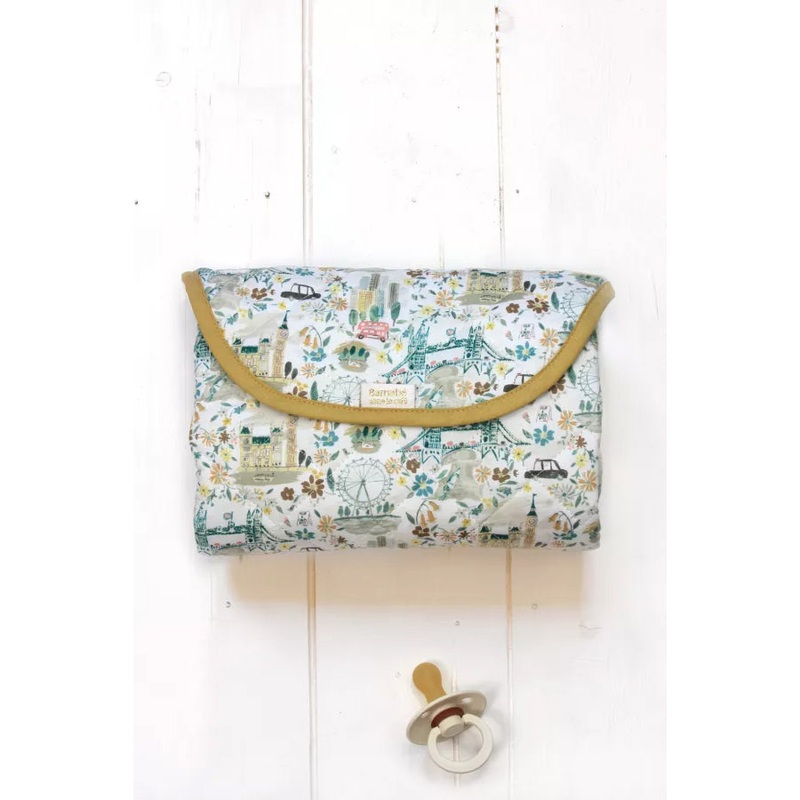 Barnabe aime le caf Changing Mat John 67 x 42 cm