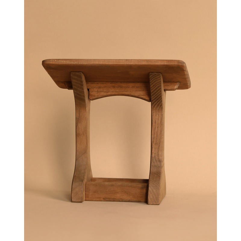 Ostheimer Manger With Roof