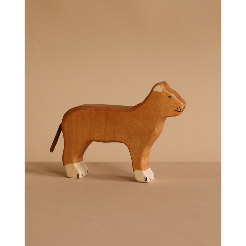 Holztiger Lioness