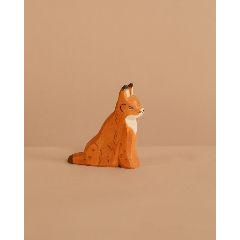 Ostheimer Lynx Sitting