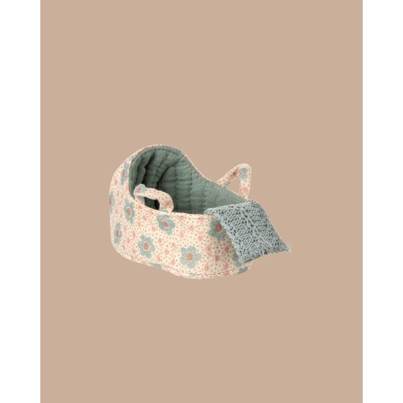 PRE-ORDER: Maileg Carry Cot, Baby Mouse Size - Blue (Estimated Ship Date: Late November)