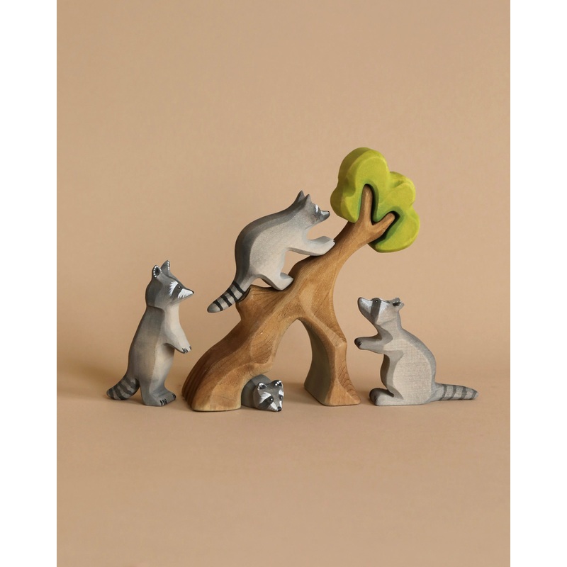 Bumbu Handmade Wooden Raccoon Family With Tree Set
