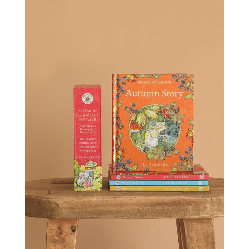 A Year In Brambly Hedge by Jill Barklem